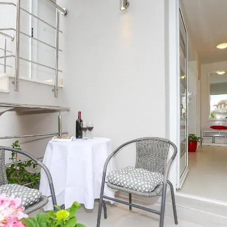 Apartamento In Tribunj With Air Conditioning, Wifi 4953-1