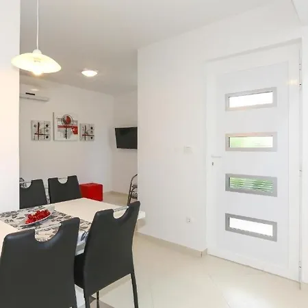 Apartamento In Tribunj With Air Conditioning, Wifi 4953-1