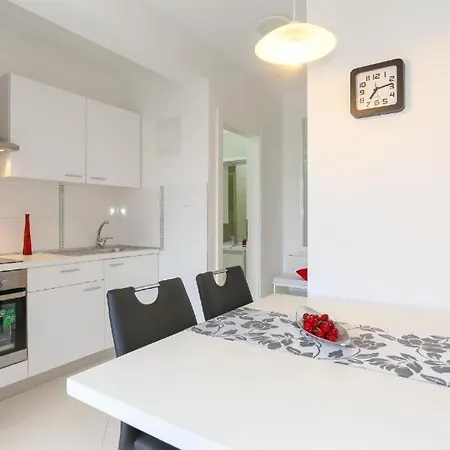 In Tribunj With Air Conditioning, Wifi 4953-1 Apartamento *