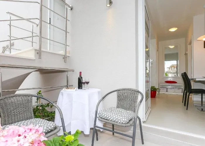 דירה In Tribunj With Air Conditioning, Wifi 4953-1