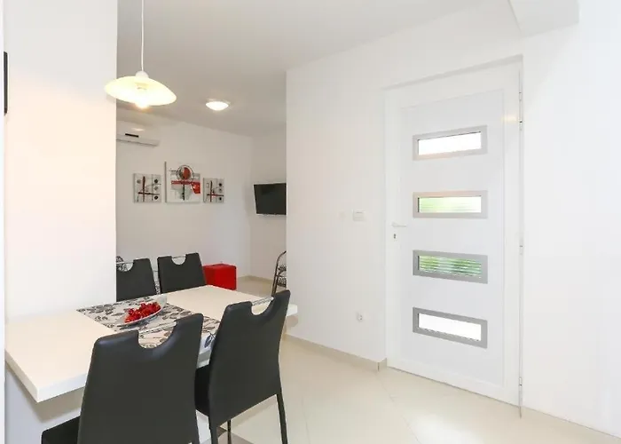 דירה In Tribunj With Air Conditioning, Wifi 4953-1